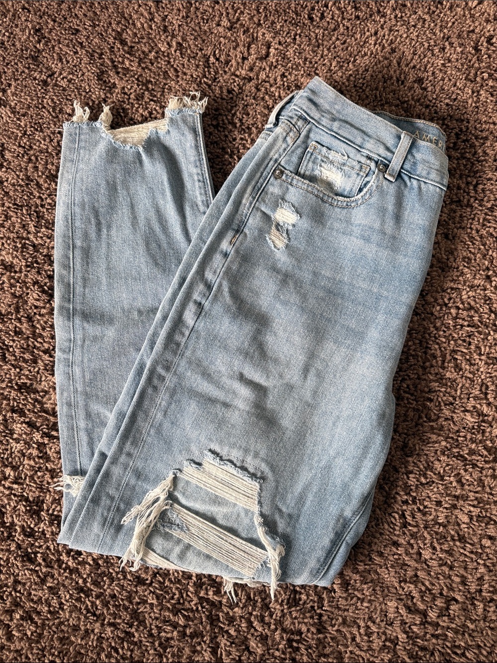 American Eagle Outfitters Light Blue Distressed Mom Jean